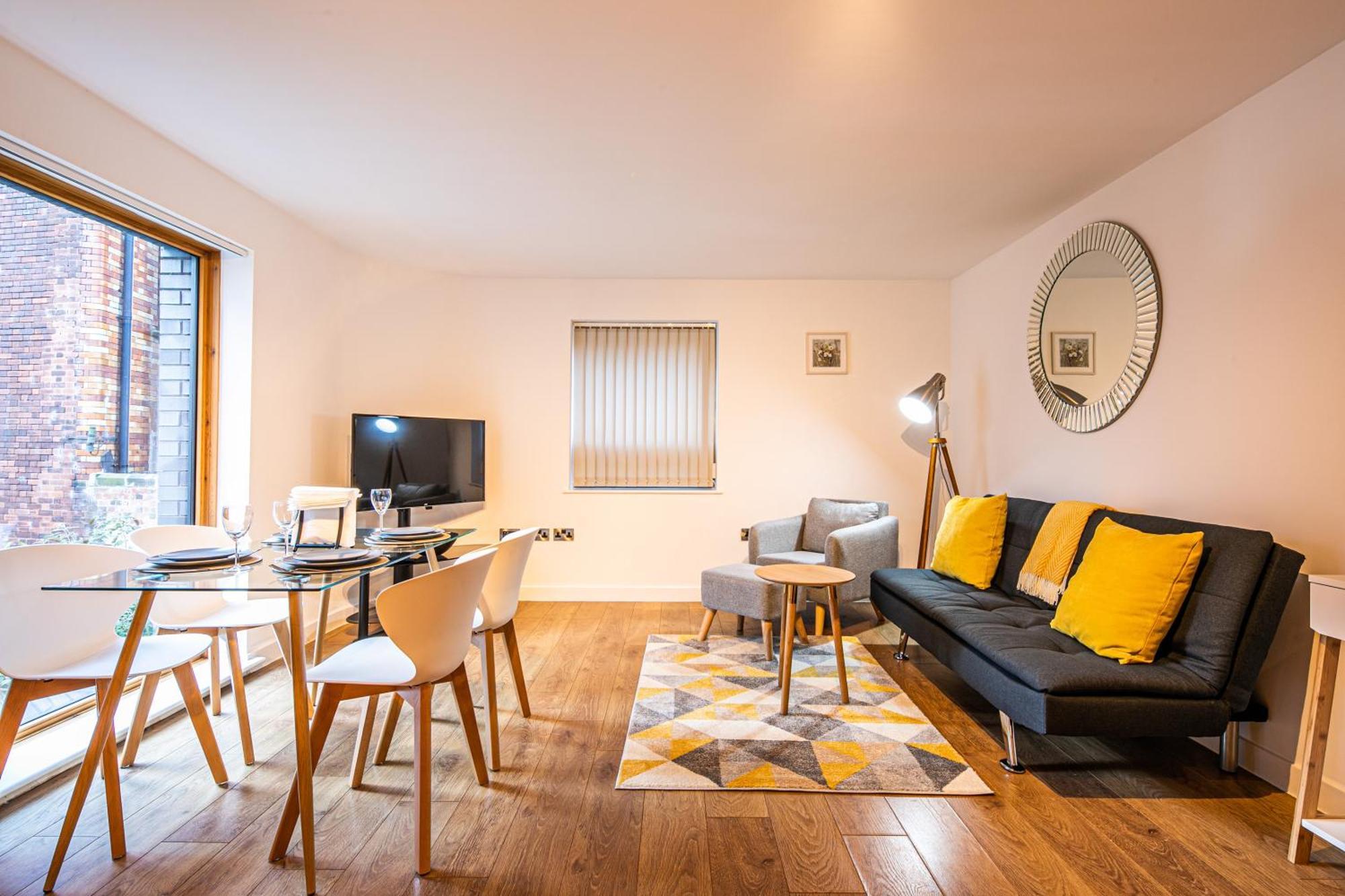Stylish 2 Bed Apt 18 - City Centre, Free Parking, Espresso Machine & Netflix - Hosted By Stay Host Save เชฟฟิลด์ ภายนอก รูปภาพ