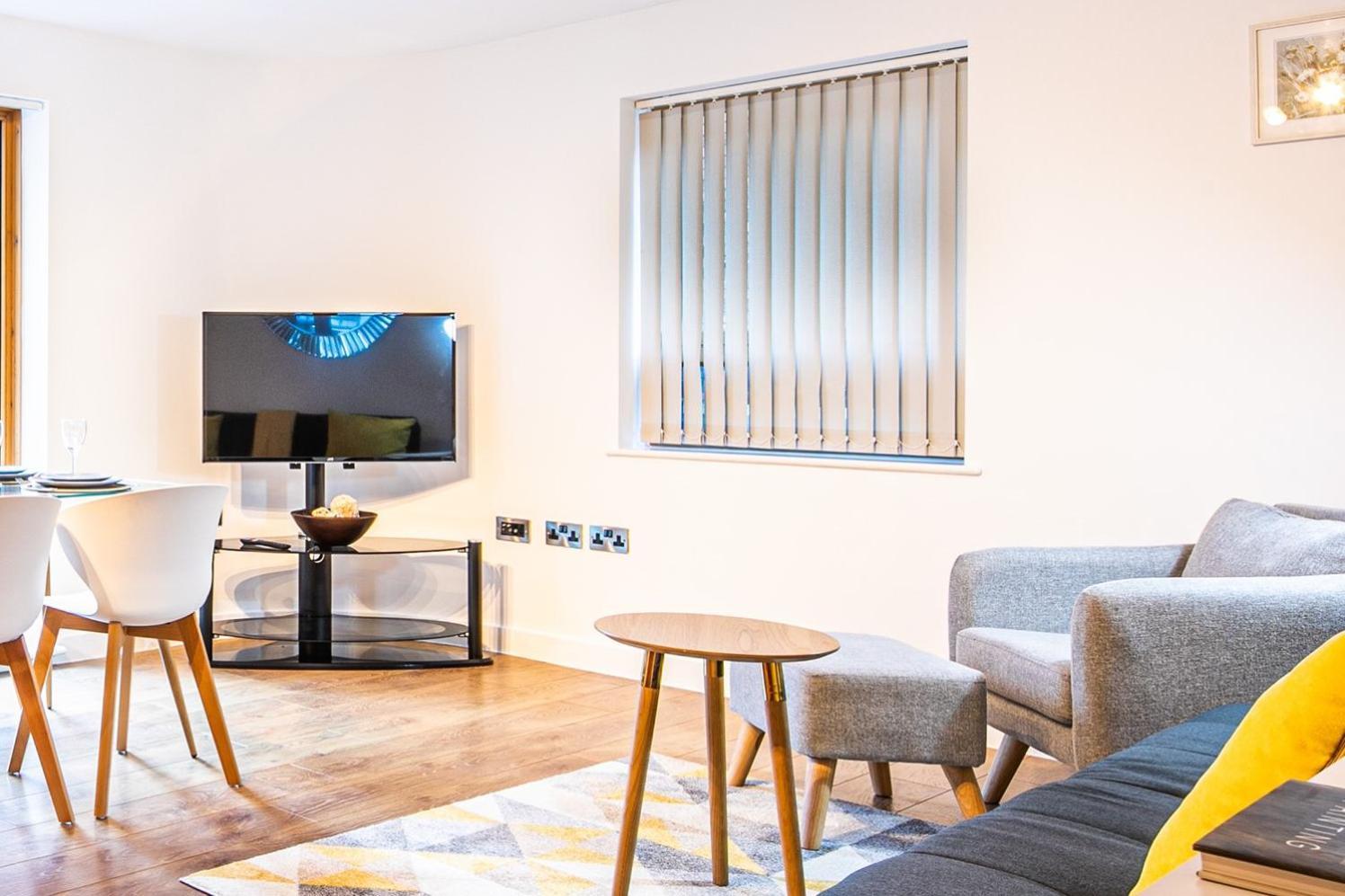 Stylish 2 Bed Apt 18 - City Centre, Free Parking, Espresso Machine & Netflix - Hosted By Stay Host Save เชฟฟิลด์ ภายนอก รูปภาพ